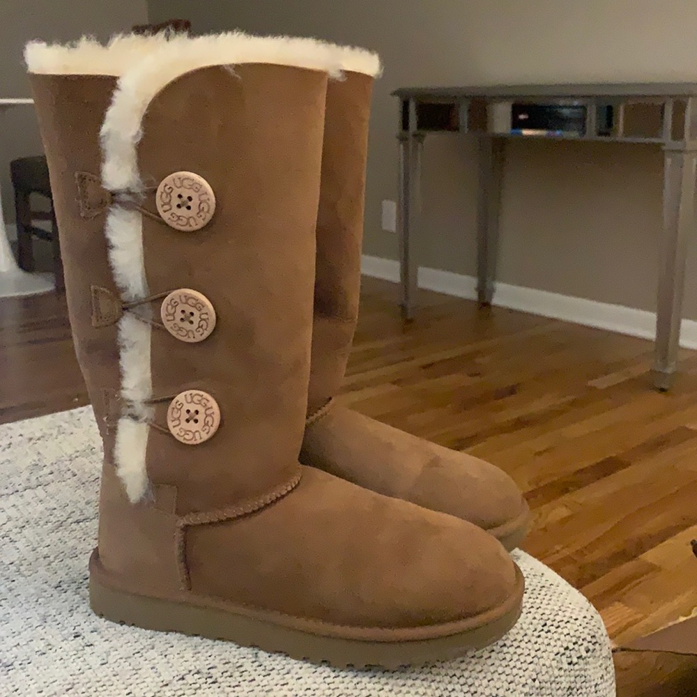 UGG Bailey Button Triplet II